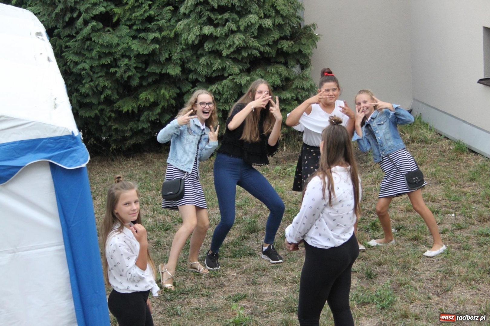 Zdjęcie w galerii na portalu naszraciborz.pl: DOXXX i APPASSIONATO na Powiatowych Dożynkach w Krzanowicach FOTO wiadomości z regionu