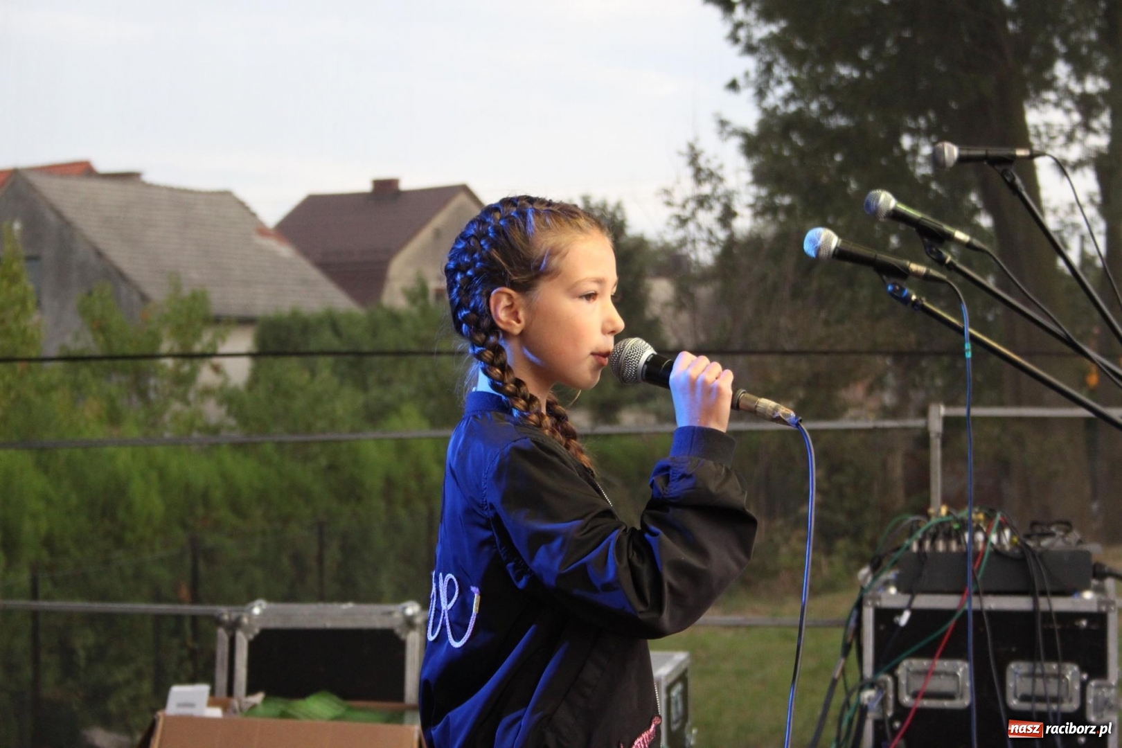 Zdjęcie w galerii na portalu naszraciborz.pl: DOXXX i APPASSIONATO na Powiatowych Dożynkach w Krzanowicach FOTO wiadomości z regionu