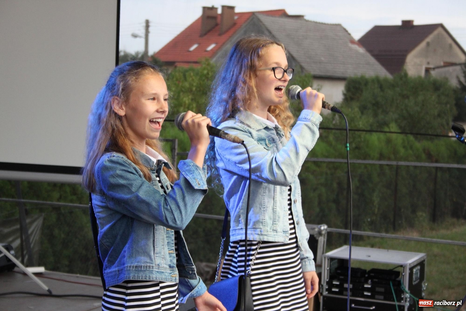 Zdjęcie w galerii na portalu naszraciborz.pl: DOXXX i APPASSIONATO na Powiatowych Dożynkach w Krzanowicach FOTO wiadomości z regionu