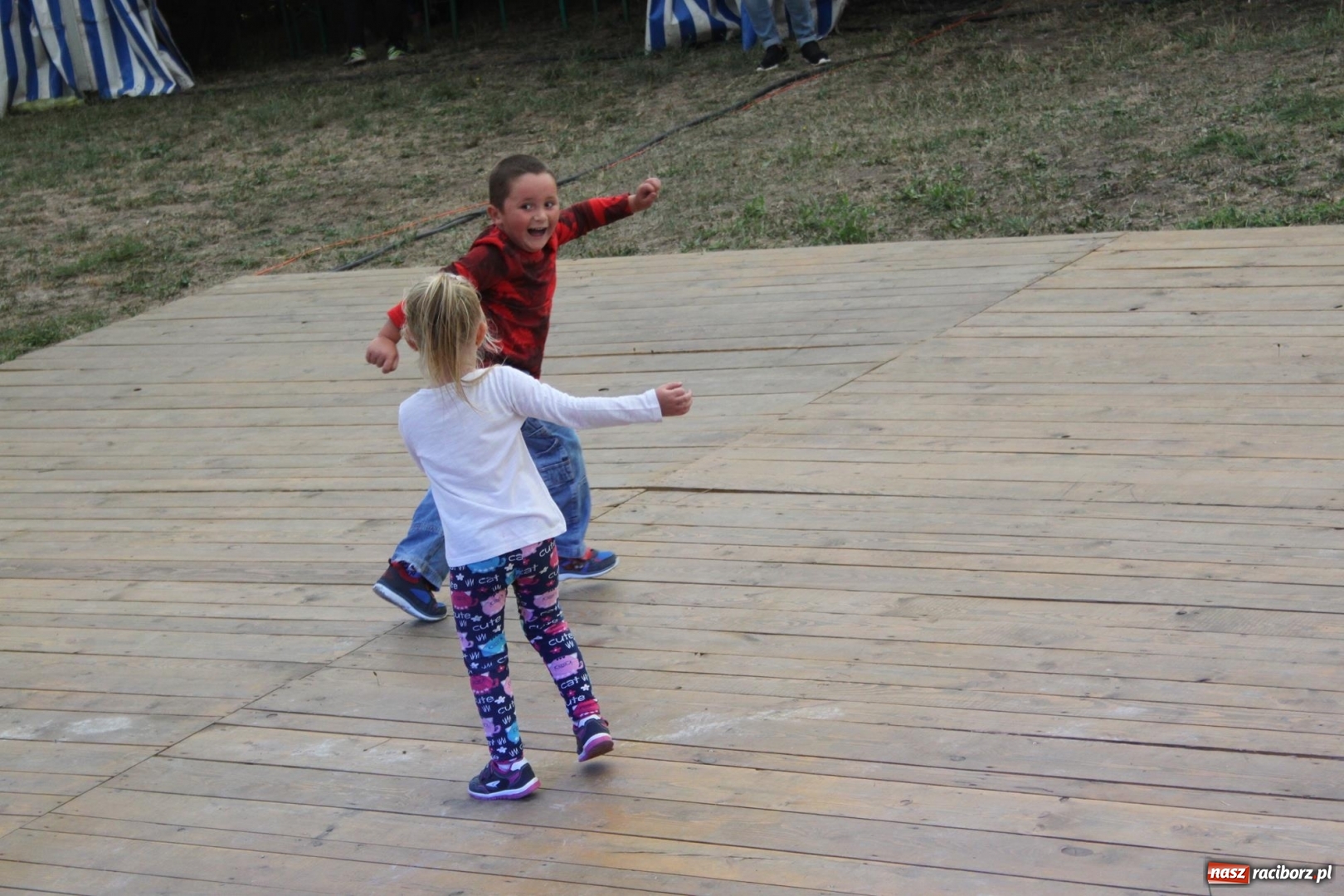 Zdjęcie w galerii na portalu naszraciborz.pl: DOXXX i APPASSIONATO na Powiatowych Dożynkach w Krzanowicach FOTO wiadomości z regionu