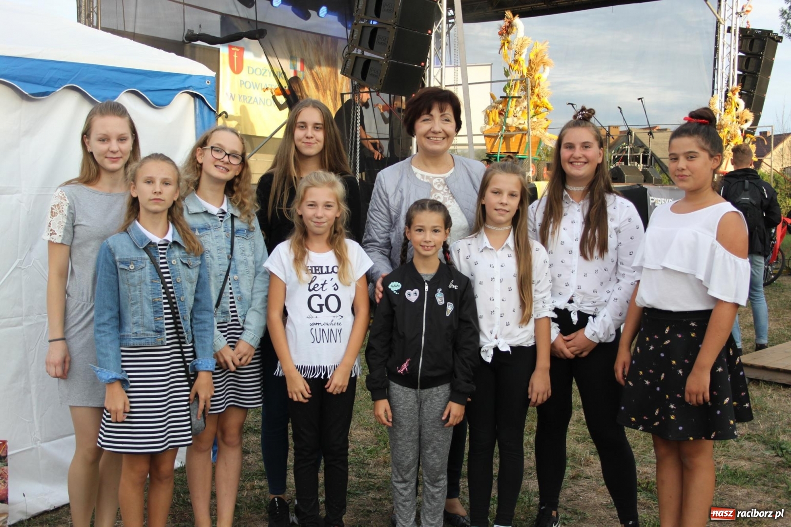 Zdjęcie w galerii na portalu naszraciborz.pl: DOXXX i APPASSIONATO na Powiatowych Dożynkach w Krzanowicach FOTO wiadomości z regionu