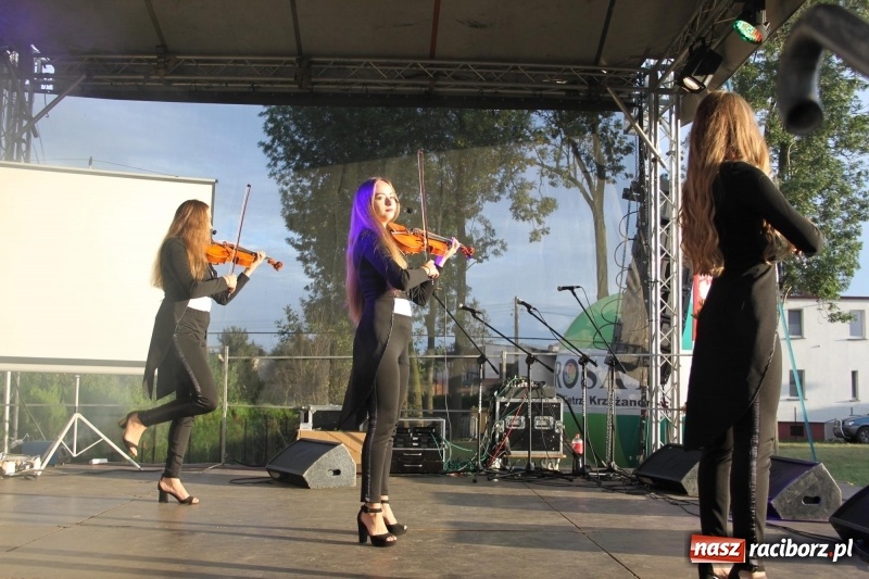 Zdjęcie w galerii na portalu naszraciborz.pl: DOXXX i APPASSIONATO na Powiatowych Dożynkach w Krzanowicach FOTO wiadomości z regionu
