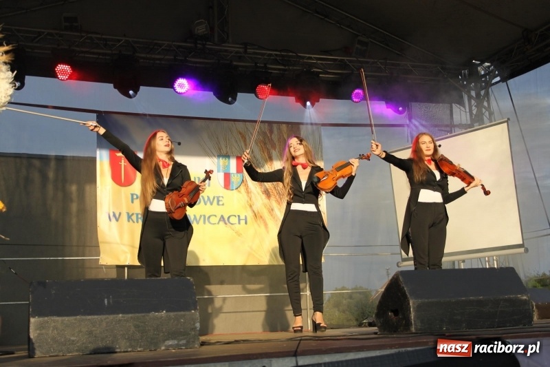 Zdjęcie w galerii na portalu naszraciborz.pl: DOXXX i APPASSIONATO na Powiatowych Dożynkach w Krzanowicach FOTO wiadomości z regionu
