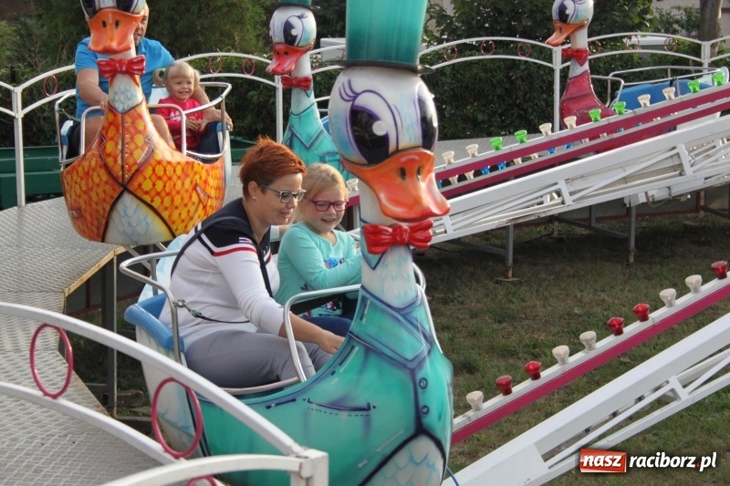 Zdjęcie w galerii na portalu naszraciborz.pl: DOXXX i APPASSIONATO na Powiatowych Dożynkach w Krzanowicach FOTO wiadomości z regionu