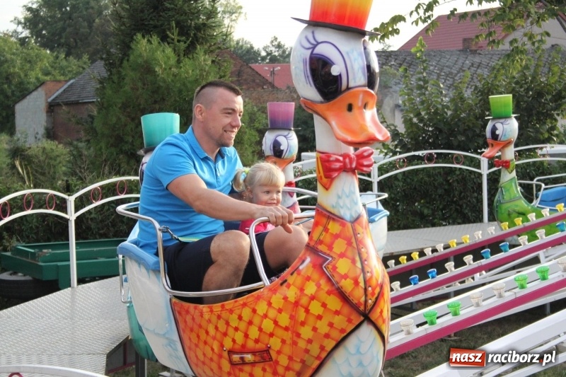 Zdjęcie w galerii na portalu naszraciborz.pl: DOXXX i APPASSIONATO na Powiatowych Dożynkach w Krzanowicach FOTO wiadomości z regionu