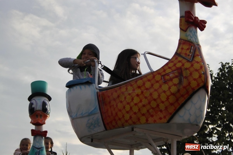 Zdjęcie w galerii na portalu naszraciborz.pl: DOXXX i APPASSIONATO na Powiatowych Dożynkach w Krzanowicach FOTO wiadomości z regionu