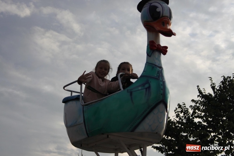 Zdjęcie w galerii na portalu naszraciborz.pl: DOXXX i APPASSIONATO na Powiatowych Dożynkach w Krzanowicach FOTO wiadomości z regionu