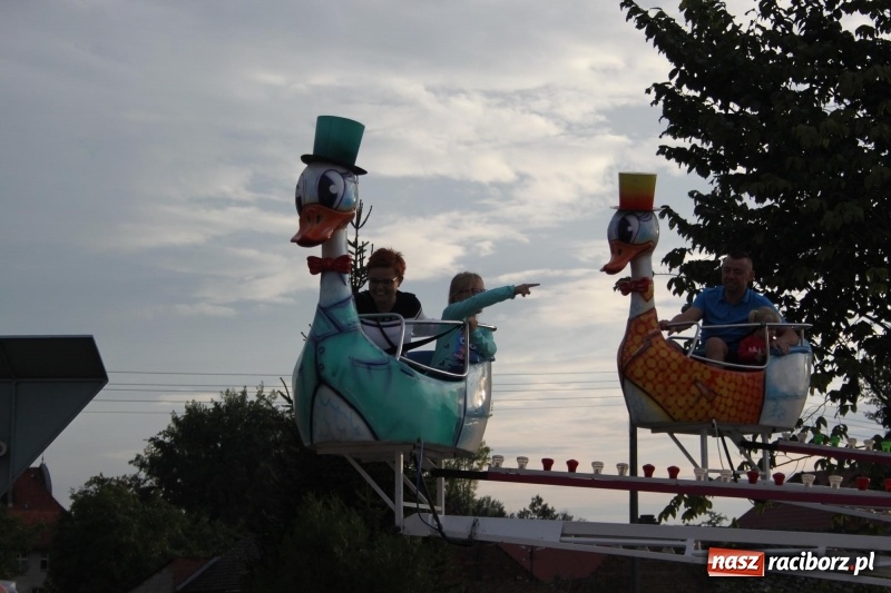 Zdjęcie w galerii na portalu naszraciborz.pl: DOXXX i APPASSIONATO na Powiatowych Dożynkach w Krzanowicach FOTO wiadomości z regionu