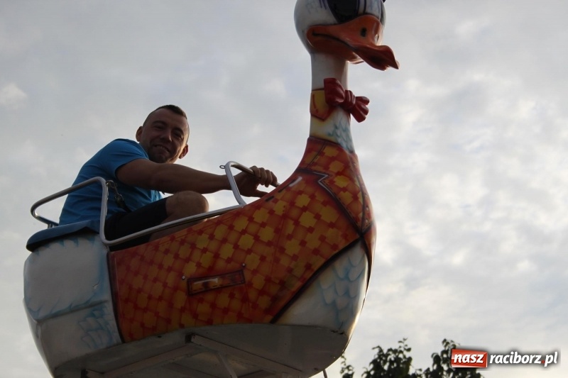 Zdjęcie w galerii na portalu naszraciborz.pl: DOXXX i APPASSIONATO na Powiatowych Dożynkach w Krzanowicach FOTO wiadomości z regionu