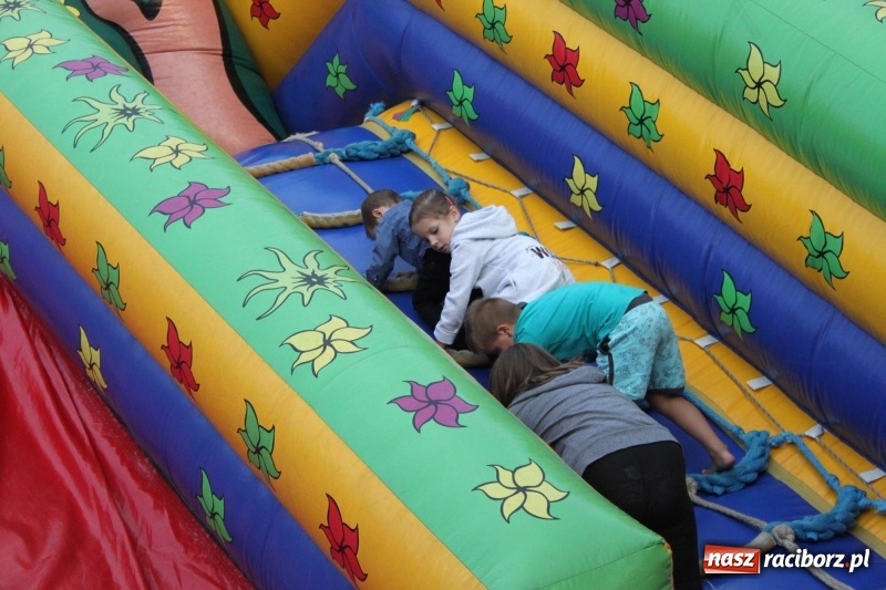 Zdjęcie w galerii na portalu naszraciborz.pl: DOXXX i APPASSIONATO na Powiatowych Dożynkach w Krzanowicach FOTO wiadomości z regionu