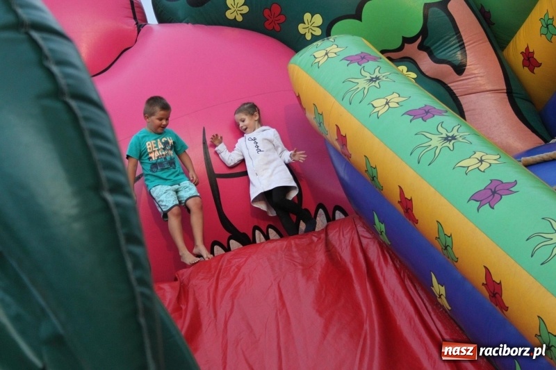 Zdjęcie w galerii na portalu naszraciborz.pl: DOXXX i APPASSIONATO na Powiatowych Dożynkach w Krzanowicach FOTO wiadomości z regionu