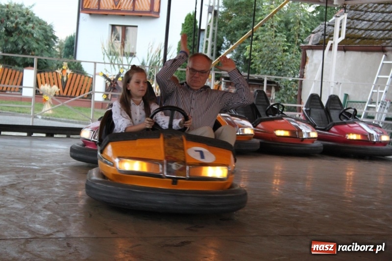 Zdjęcie w galerii na portalu naszraciborz.pl: DOXXX i APPASSIONATO na Powiatowych Dożynkach w Krzanowicach FOTO wiadomości z regionu