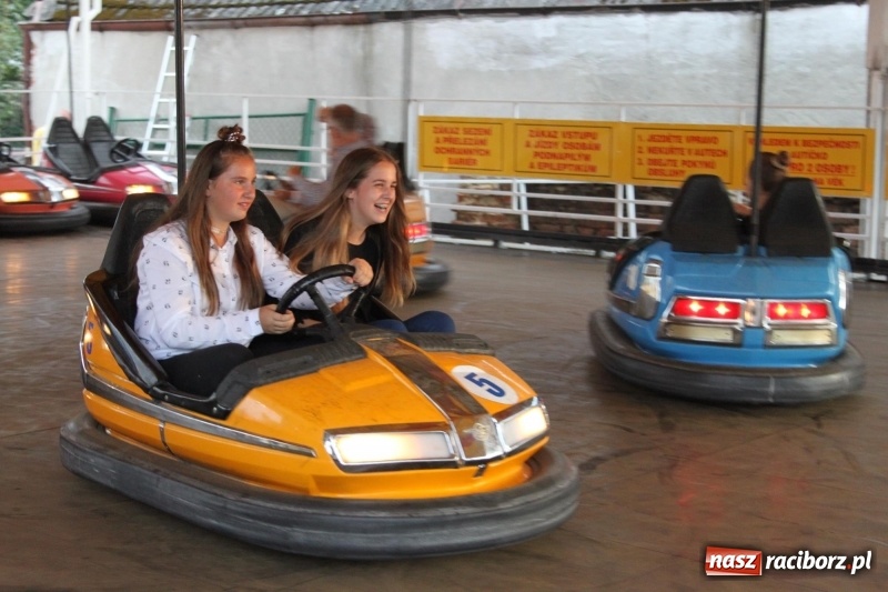 Zdjęcie w galerii na portalu naszraciborz.pl: DOXXX i APPASSIONATO na Powiatowych Dożynkach w Krzanowicach FOTO wiadomości z regionu