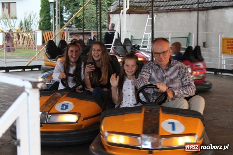 Zdjęcie w galerii na portalu naszraciborz.pl: DOXXX i APPASSIONATO na Powiatowych Dożynkach w Krzanowicach FOTO wiadomości z regionu