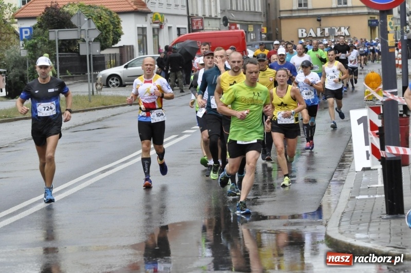 Zdjęcie w galerii na portalu naszraciborz.pl: Rafako Półmaraton na ulicach Raciborza FOTO i WIDEO wiadomości z regionu