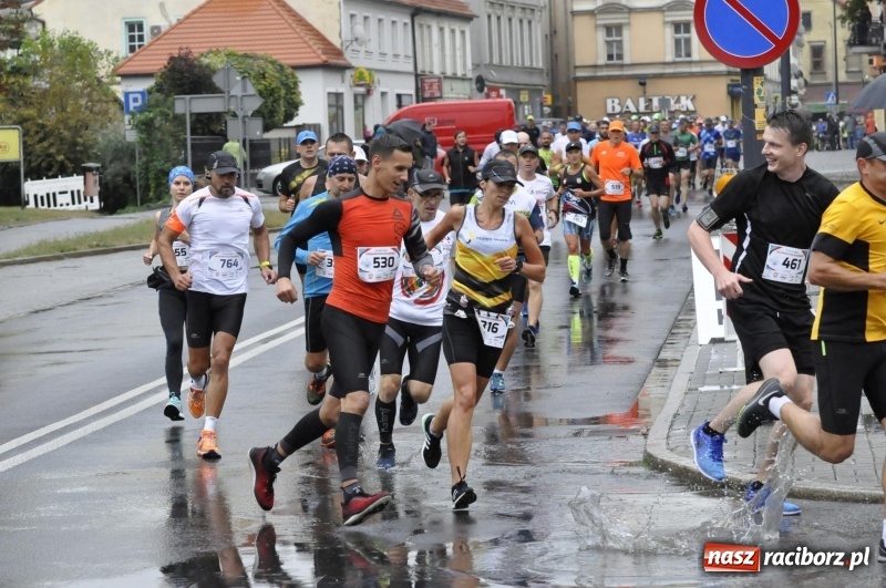 Zdjęcie w galerii na portalu naszraciborz.pl: Rafako Półmaraton na ulicach Raciborza FOTO i WIDEO wiadomości z regionu