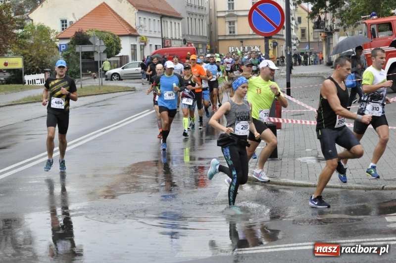 Zdjęcie w galerii na portalu naszraciborz.pl: Rafako Półmaraton na ulicach Raciborza FOTO i WIDEO wiadomości z regionu