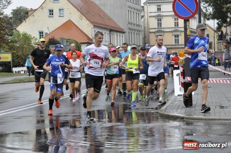 Zdjęcie w galerii na portalu naszraciborz.pl: Rafako Półmaraton na ulicach Raciborza FOTO i WIDEO wiadomości z regionu
