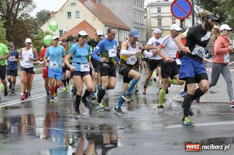 Zdjęcie w galerii na portalu naszraciborz.pl: Rafako Półmaraton na ulicach Raciborza FOTO i WIDEO wiadomości z regionu