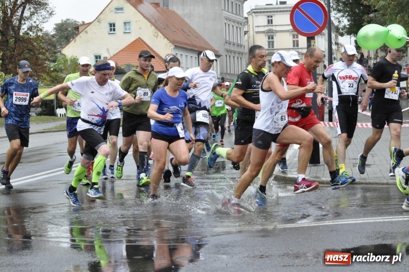 Zdjęcie w galerii na portalu naszraciborz.pl: Rafako Półmaraton na ulicach Raciborza FOTO i WIDEO wiadomości z regionu