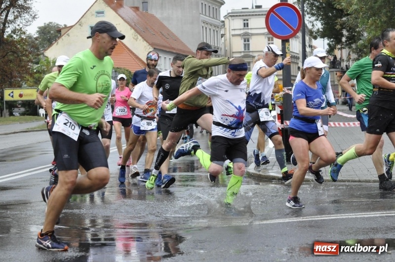 Zdjęcie w galerii na portalu naszraciborz.pl: Rafako Półmaraton na ulicach Raciborza FOTO i WIDEO wiadomości z regionu