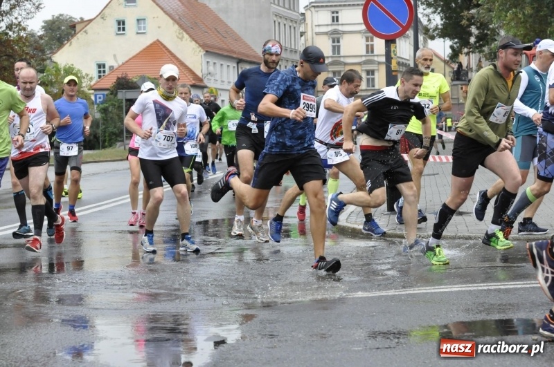 Zdjęcie w galerii na portalu naszraciborz.pl: Rafako Półmaraton na ulicach Raciborza FOTO i WIDEO wiadomości z regionu