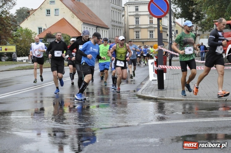 Zdjęcie w galerii na portalu naszraciborz.pl: Rafako Półmaraton na ulicach Raciborza FOTO i WIDEO wiadomości z regionu