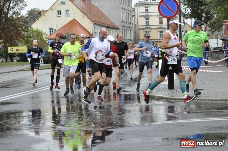 Zdjęcie w galerii na portalu naszraciborz.pl: Rafako Półmaraton na ulicach Raciborza FOTO i WIDEO wiadomości z regionu
