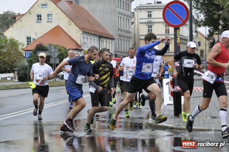 Zdjęcie w galerii na portalu naszraciborz.pl: Rafako Półmaraton na ulicach Raciborza FOTO i WIDEO wiadomości z regionu