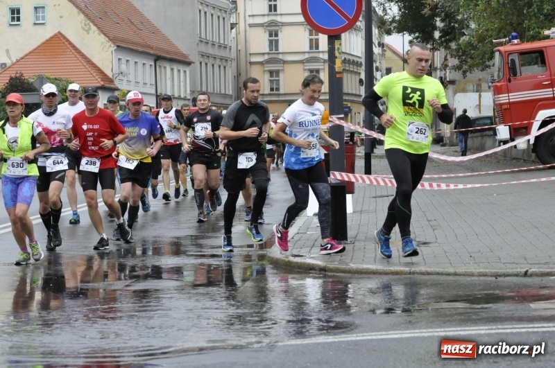 Zdjęcie w galerii na portalu naszraciborz.pl: Rafako Półmaraton na ulicach Raciborza FOTO i WIDEO wiadomości z regionu