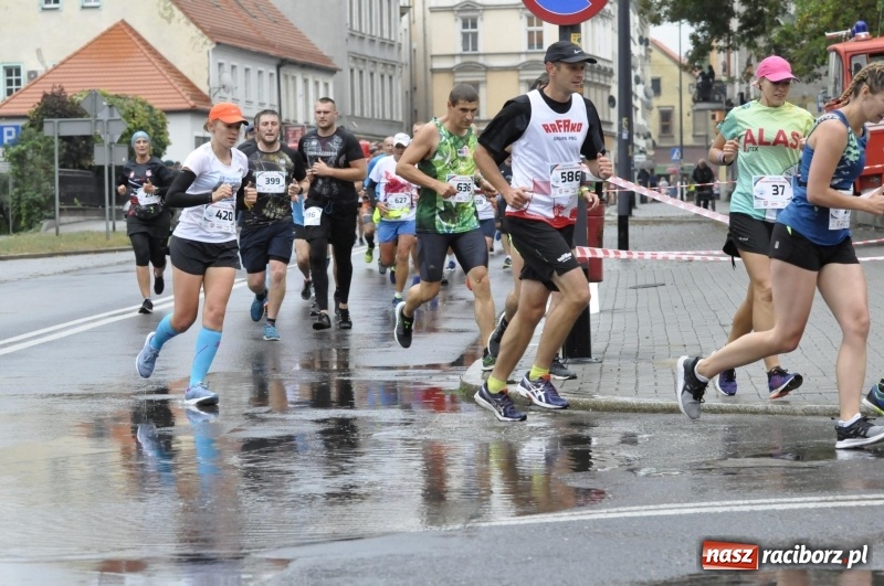 Zdjęcie w galerii na portalu naszraciborz.pl: Rafako Półmaraton na ulicach Raciborza FOTO i WIDEO wiadomości z regionu