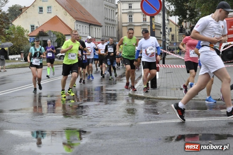 Zdjęcie w galerii na portalu naszraciborz.pl: Rafako Półmaraton na ulicach Raciborza FOTO i WIDEO wiadomości z regionu
