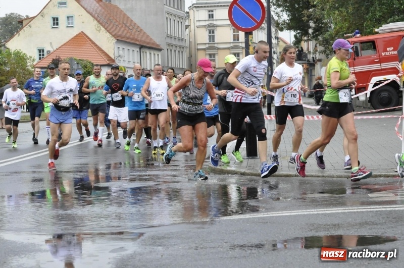 Zdjęcie w galerii na portalu naszraciborz.pl: Rafako Półmaraton na ulicach Raciborza FOTO i WIDEO wiadomości z regionu