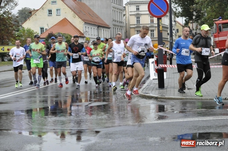 Zdjęcie w galerii na portalu naszraciborz.pl: Rafako Półmaraton na ulicach Raciborza FOTO i WIDEO wiadomości z regionu