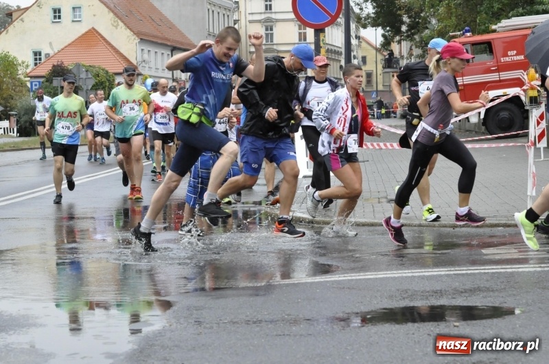 Zdjęcie w galerii na portalu naszraciborz.pl: Rafako Półmaraton na ulicach Raciborza FOTO i WIDEO wiadomości z regionu