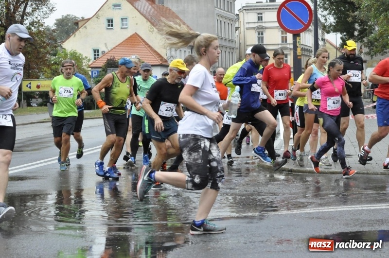 Zdjęcie w galerii na portalu naszraciborz.pl: Rafako Półmaraton na ulicach Raciborza FOTO i WIDEO wiadomości z regionu