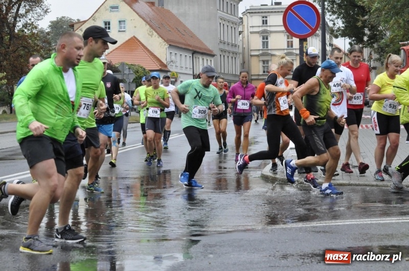 Zdjęcie w galerii na portalu naszraciborz.pl: Rafako Półmaraton na ulicach Raciborza FOTO i WIDEO wiadomości z regionu
