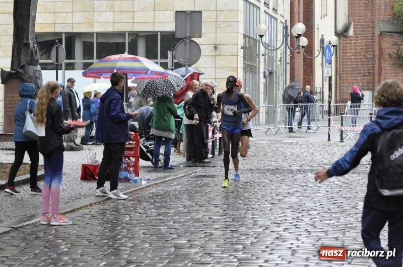 Zdjęcie w galerii na portalu naszraciborz.pl: Rafako Półmaraton na ulicach Raciborza FOTO i WIDEO wiadomości z regionu