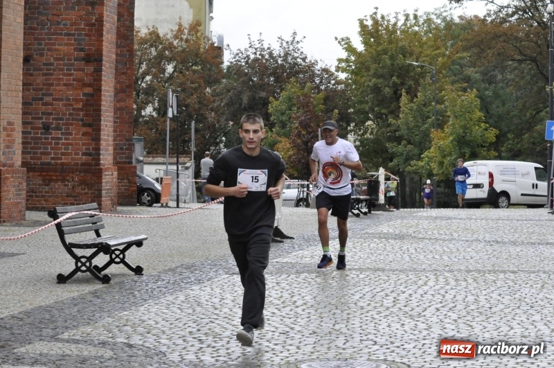 Zdjęcie w galerii na portalu naszraciborz.pl: Rafako Półmaraton na ulicach Raciborza FOTO i WIDEO wiadomości z regionu