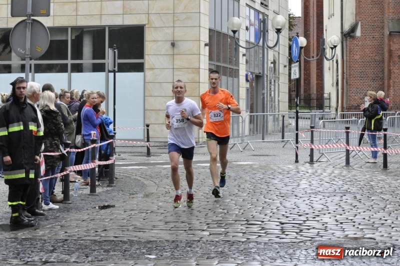 Zdjęcie w galerii na portalu naszraciborz.pl: Rafako Półmaraton na ulicach Raciborza FOTO i WIDEO wiadomości z regionu