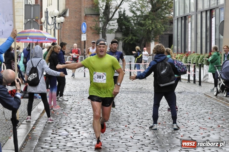 Zdjęcie w galerii na portalu naszraciborz.pl: Rafako Półmaraton na ulicach Raciborza FOTO i WIDEO wiadomości z regionu