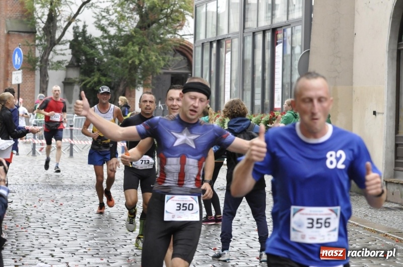 Zdjęcie w galerii na portalu naszraciborz.pl: Rafako Półmaraton na ulicach Raciborza FOTO i WIDEO wiadomości z regionu