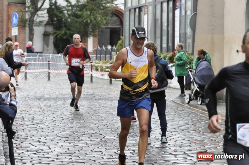 Zdjęcie w galerii na portalu naszraciborz.pl: Rafako Półmaraton na ulicach Raciborza FOTO i WIDEO wiadomości z regionu