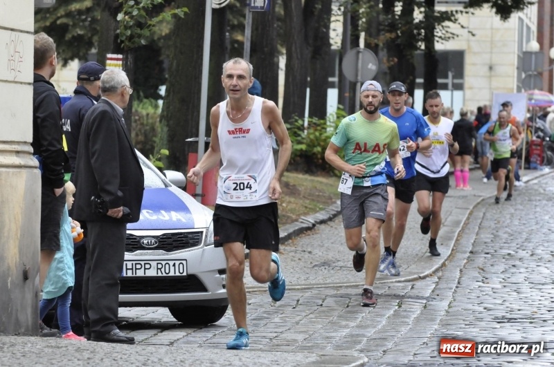 Zdjęcie w galerii na portalu naszraciborz.pl: Rafako Półmaraton na ulicach Raciborza FOTO i WIDEO wiadomości z regionu