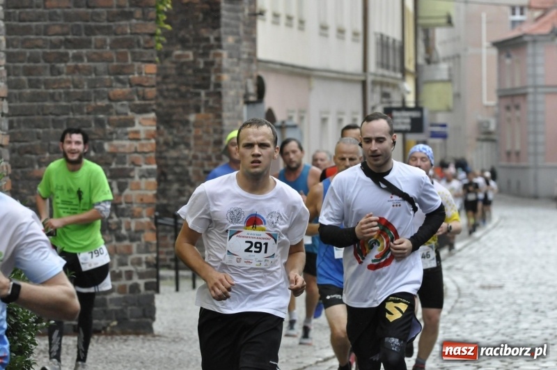 Zdjęcie w galerii na portalu naszraciborz.pl: Rafako Półmaraton na ulicach Raciborza FOTO i WIDEO wiadomości z regionu