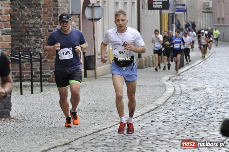 Zdjęcie w galerii na portalu naszraciborz.pl: Rafako Półmaraton na ulicach Raciborza FOTO i WIDEO wiadomości z regionu
