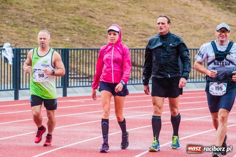 Zdjęcie w galerii na portalu naszraciborz.pl: V RAFAKO Półmaraton Racibórz - bramka otwarta wiadomości z regionu