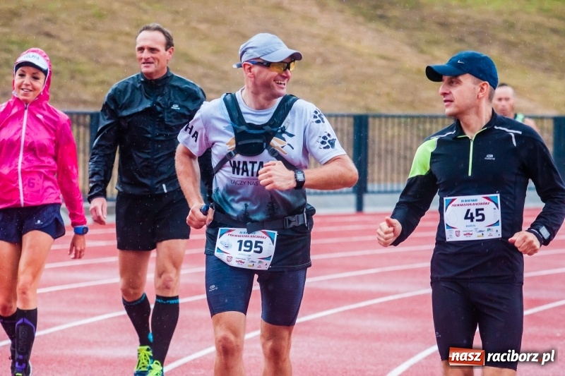 Zdjęcie w galerii na portalu naszraciborz.pl: V RAFAKO Półmaraton Racibórz - bramka otwarta wiadomości z regionu