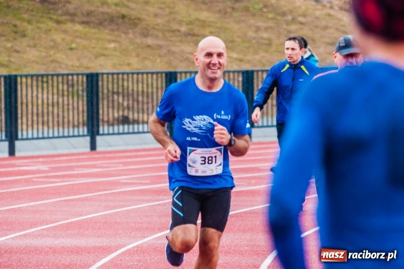 Zdjęcie w galerii na portalu naszraciborz.pl: V RAFAKO Półmaraton Racibórz - bramka otwarta wiadomości z regionu