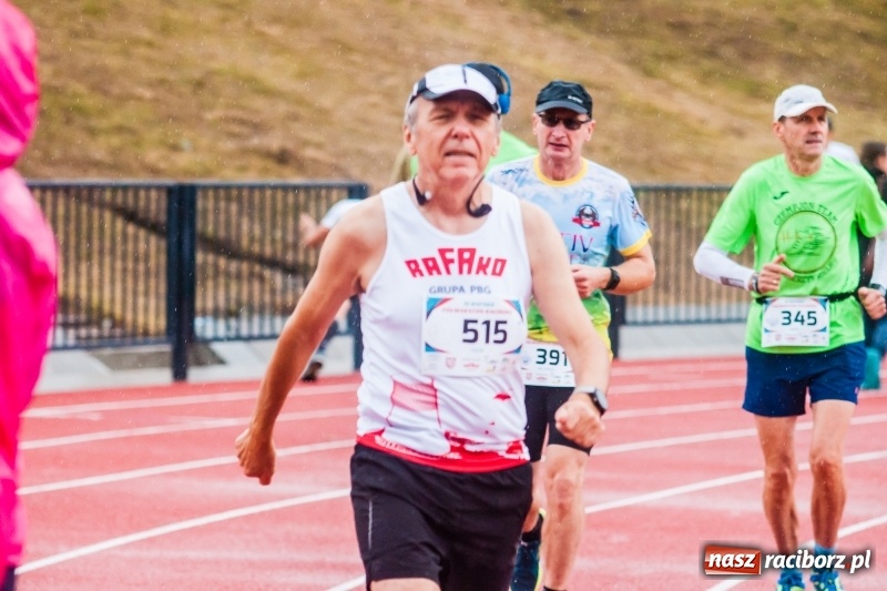 Zdjęcie w galerii na portalu naszraciborz.pl: V RAFAKO Półmaraton Racibórz - bramka otwarta wiadomości z regionu